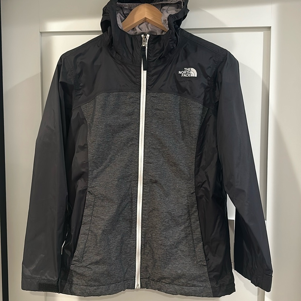 Girls Gray & black The North Face hooded rain jacket size L (14/16) EUC